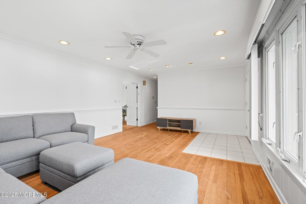 221 Belmar Ave - Photo 5 of 32