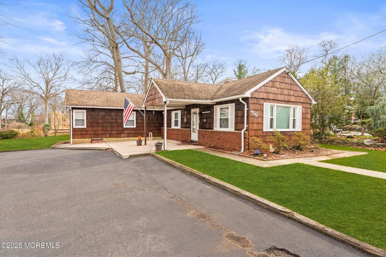 456 Harnell Ave - Photo 2 of 29