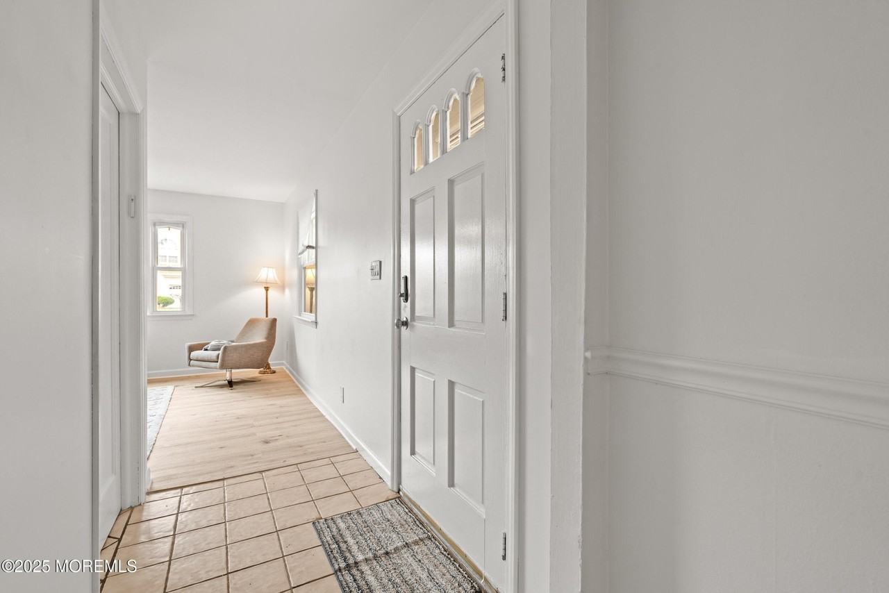 456 Harnell Ave - Photo 5 of 29