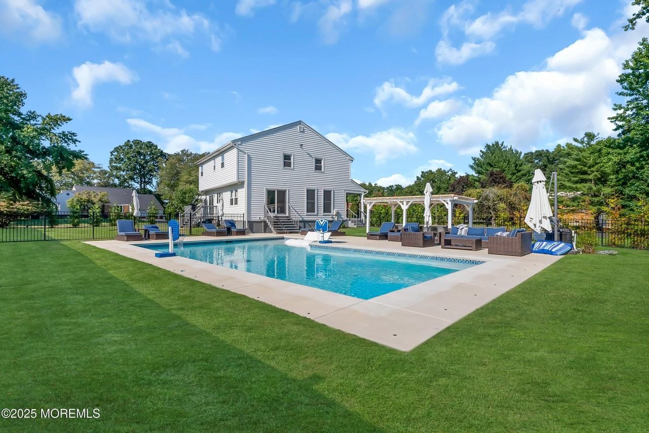 11 Brook Dr - Photo 6 of 20