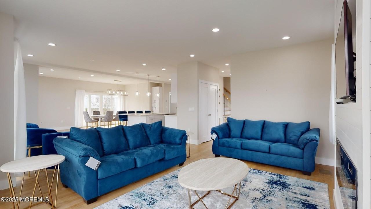 1 Howland Ave - Photo 4 of 22