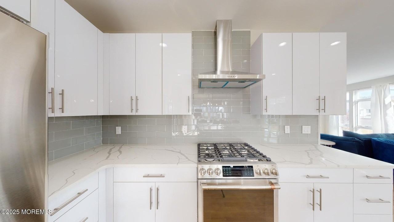 1 Howland Ave - Photo 6 of 22