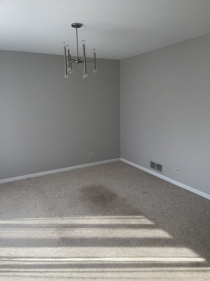 9 Railroad St - Photo 4 of 12