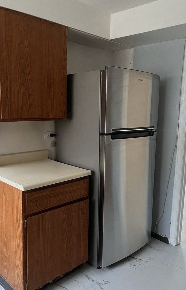 9517 S Merrion Ave - Photo 3 of 6