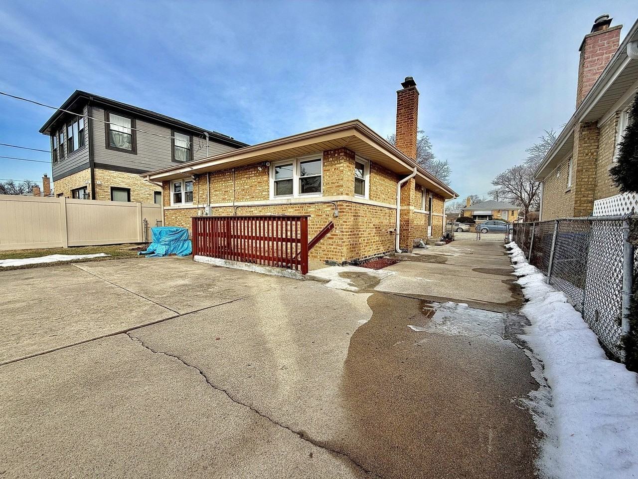 8032 N Wisner St - Photo 3 of 22