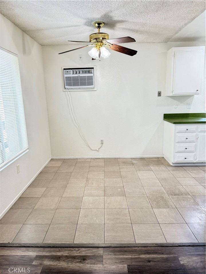 420 E Blueridge Ave - Photo 4 of 26