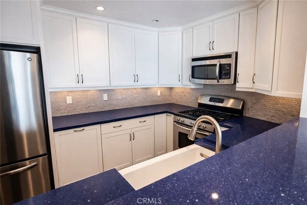 653 Manhattan Beach Blvd #M - Photo 5 of 15