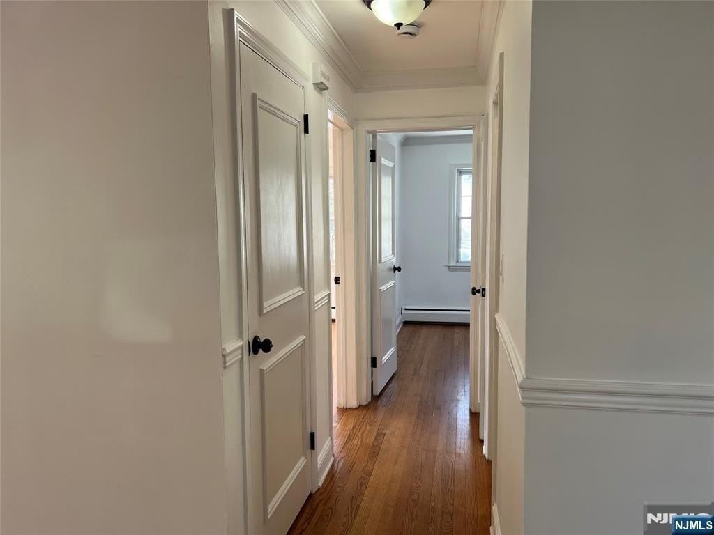 195 Godwin Ave 1st Fl - Photo 6 of 11