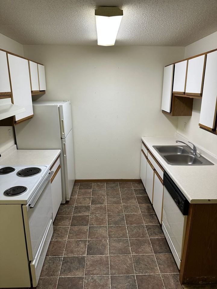 Brandy Center Apartments - Photo 2 of 14