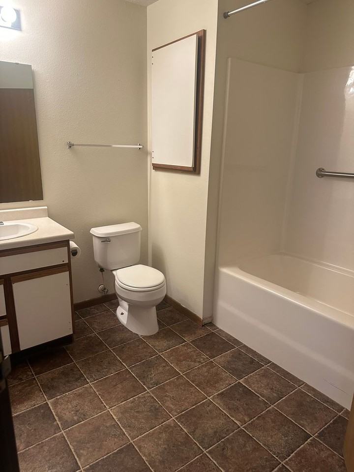 Brandy Center Apartments - Photo 3 of 14