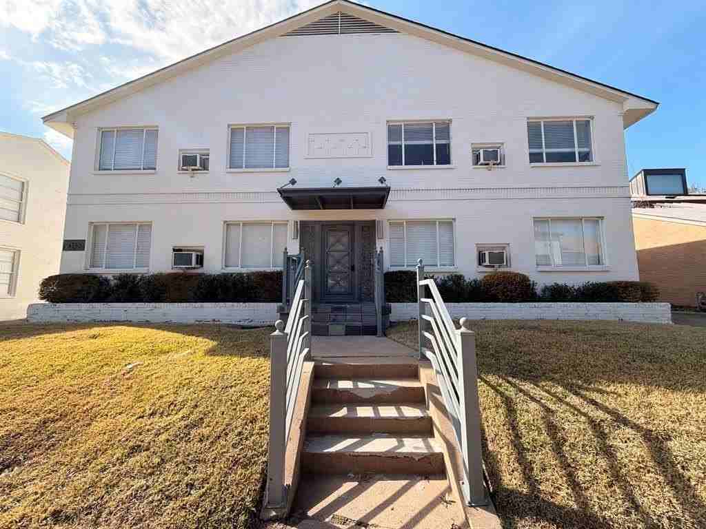 4115 Douglas Ave #206