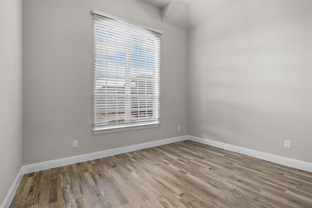 1424 16th St - Photo 7 of 40