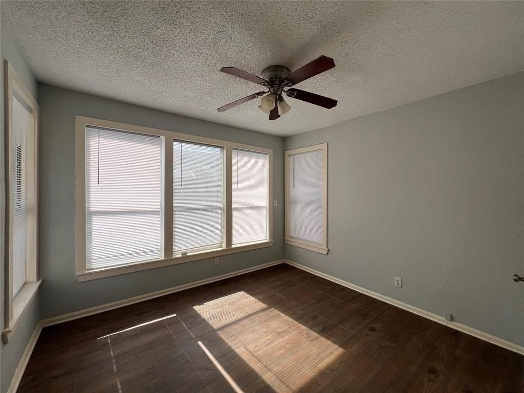 843 N Clinton Ave - Photo 3 of 8