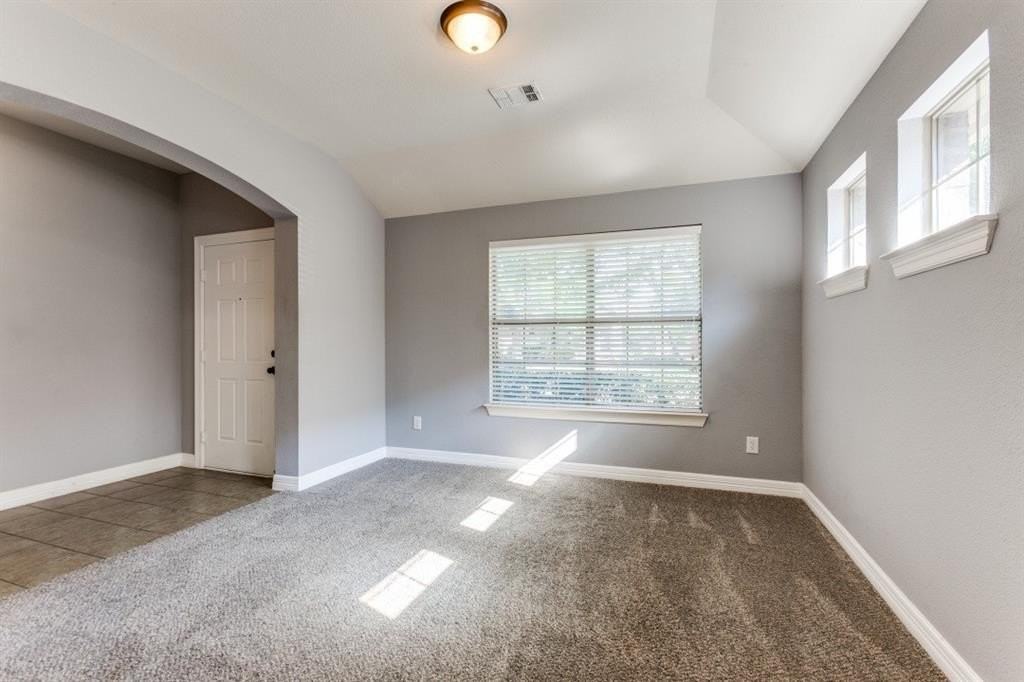 4709 Brighton Dr - Photo 2 of 24