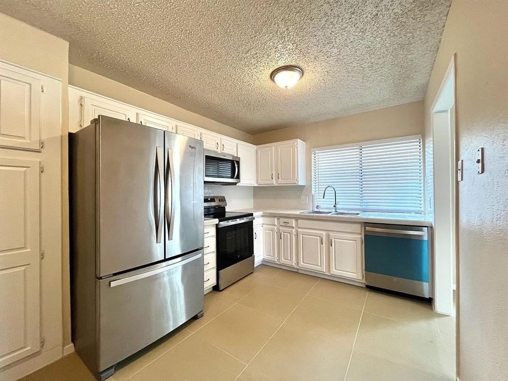 6116 Yellowstone Dr - Photo 5 of 9