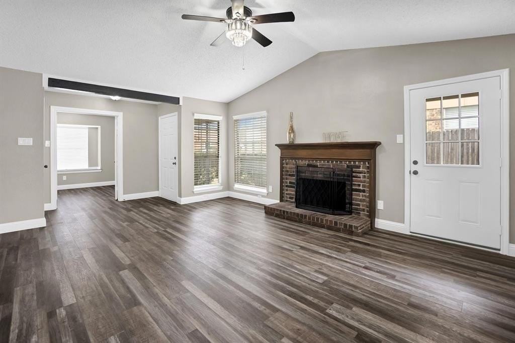 108 Kings Row - Photo 4 of 21