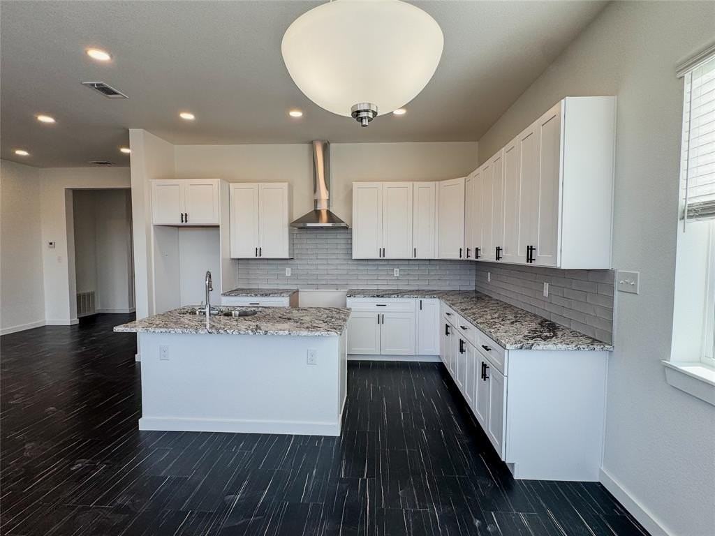 Lacy Ln - Photo 7 of 19