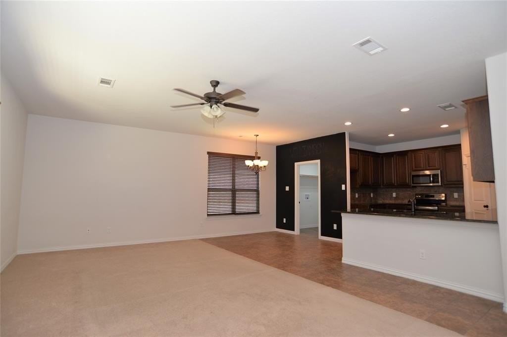 213 Emerald Creek Dr - Photo 5 of 21