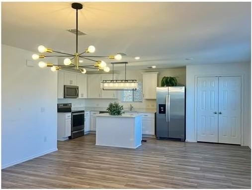 822 Breakwater Dr - Photo 2 of 31