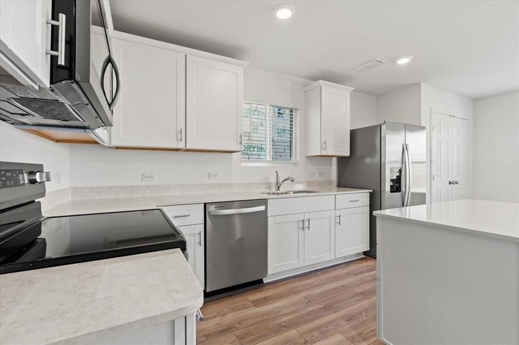 822 Breakwater Dr - Photo 5 of 31