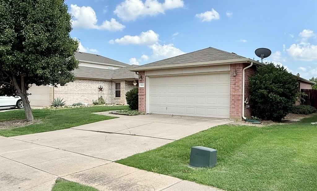 5912 Ridge Lake Dr - Photo 3 of 29