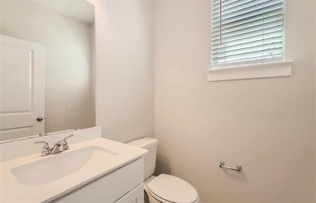 1332 Creekbank Dr #D - Photo 5 of 10