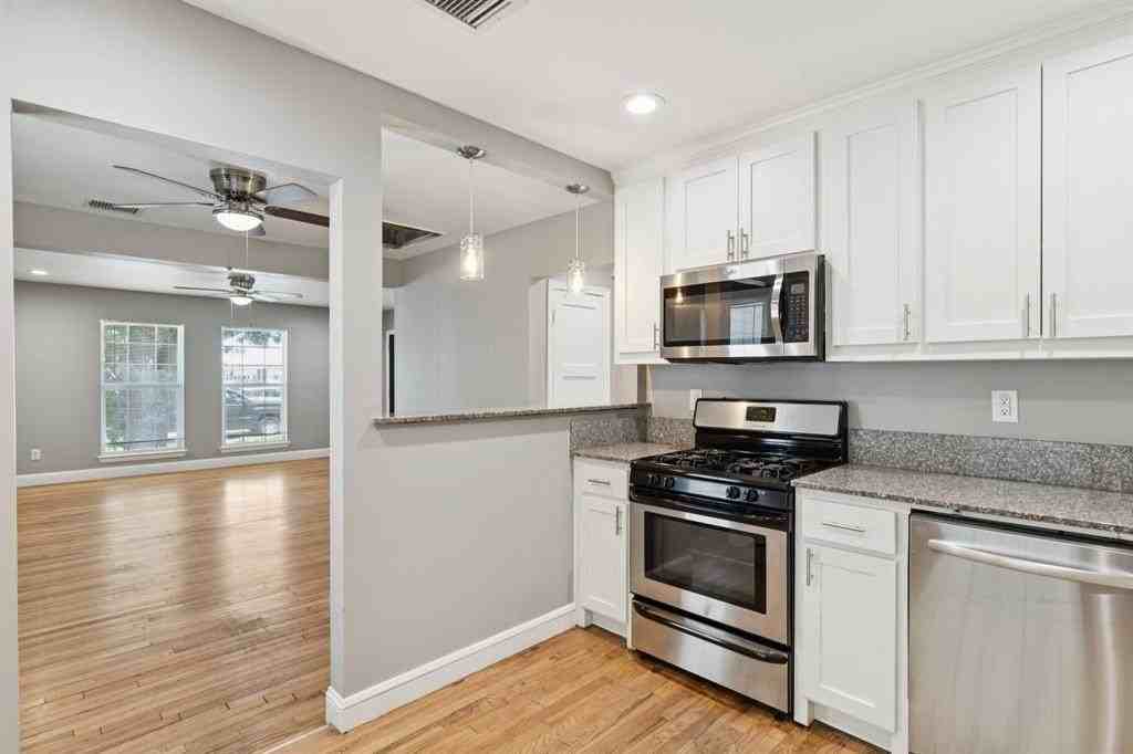 3222 Inwood Rd - Photo 2 of 25