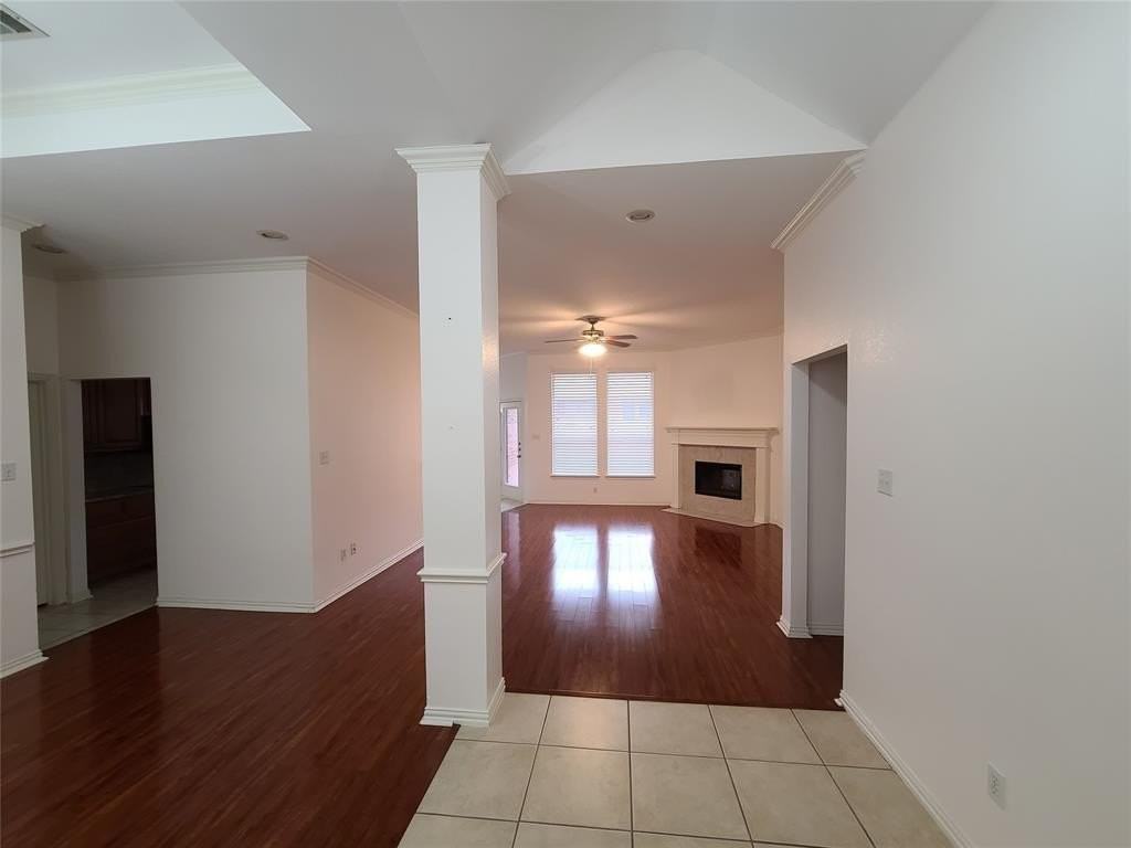 622 Manchester Dr - Photo 2 of 37