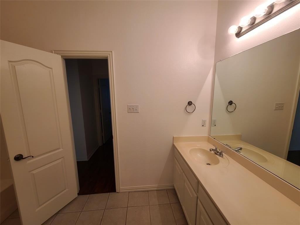 622 Manchester Dr - Photo 6 of 37