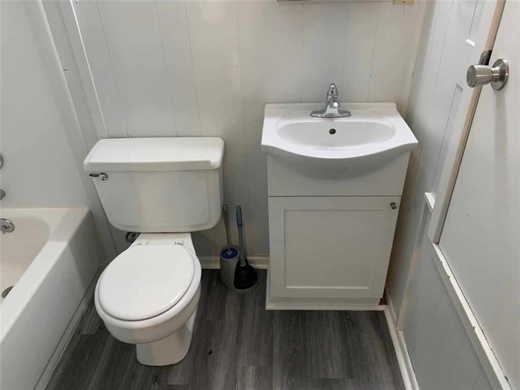 501 Barton St #D - Photo 6 of 9