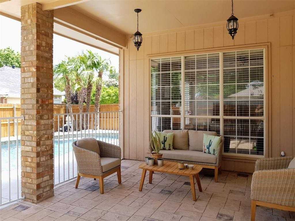 10900 Alexandria Dr - Photo 2 of 21