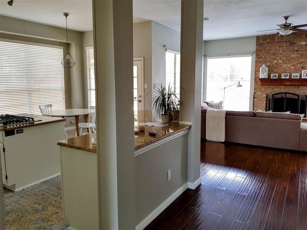 10900 Alexandria Dr - Photo 7 of 21