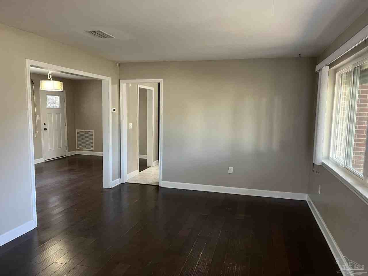 104 Navarre St - Photo 4 of 34