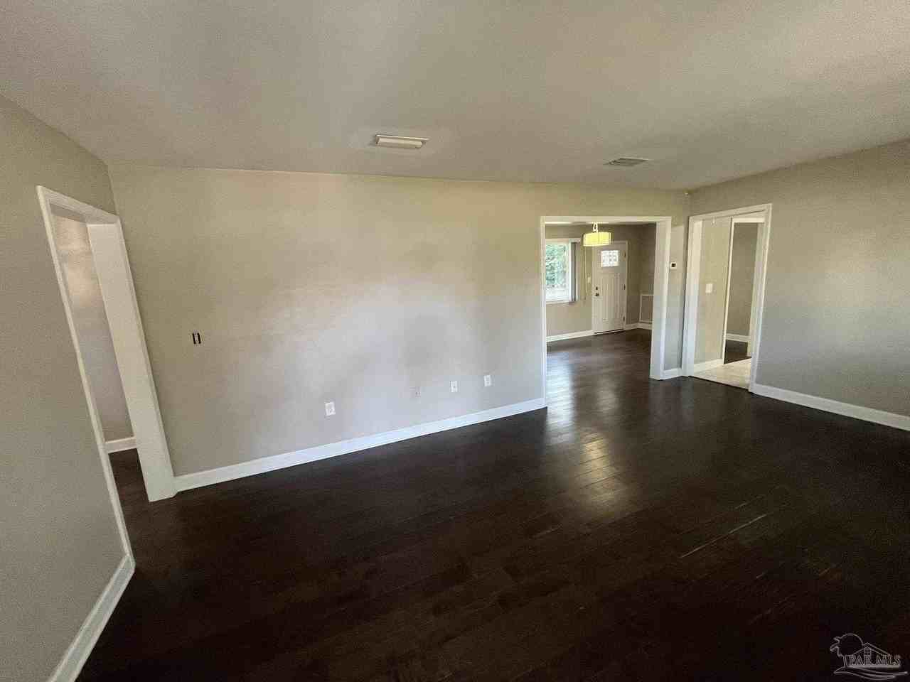 104 Navarre St - Photo 5 of 34