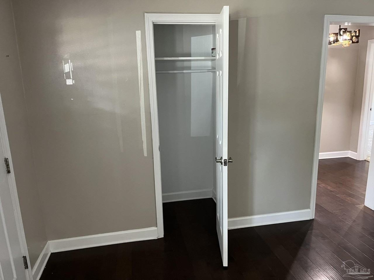 104 Navarre St - Photo 6 of 34