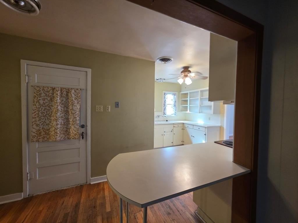 515 Storey Ave - Photo 6 of 15