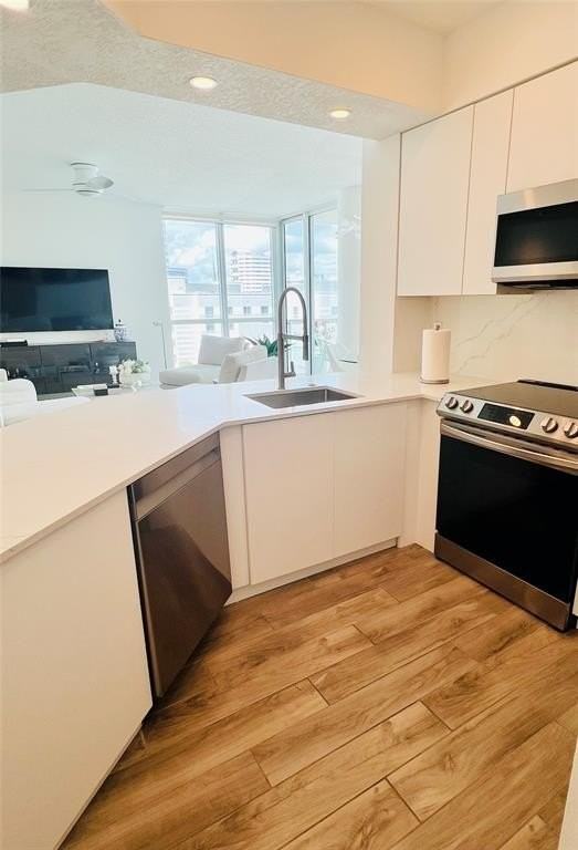 111 Se 8th Ave #905 - Photo 6 of 31