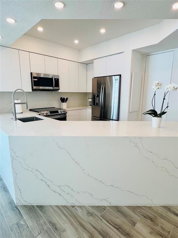 111 Se 8th Ave #905 - Photo 7 of 31