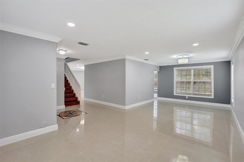 2355 Nw 138th Dr - Photo 5 of 32