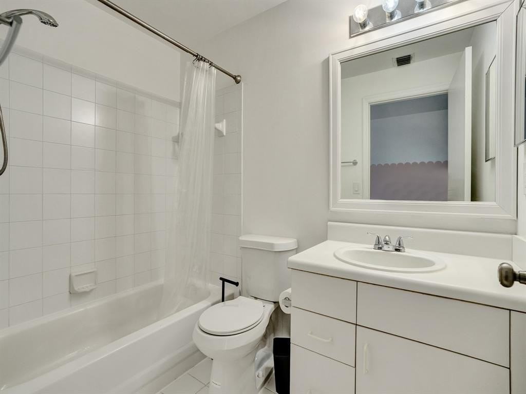 912 Sevilla Cir - Photo 6 of 13