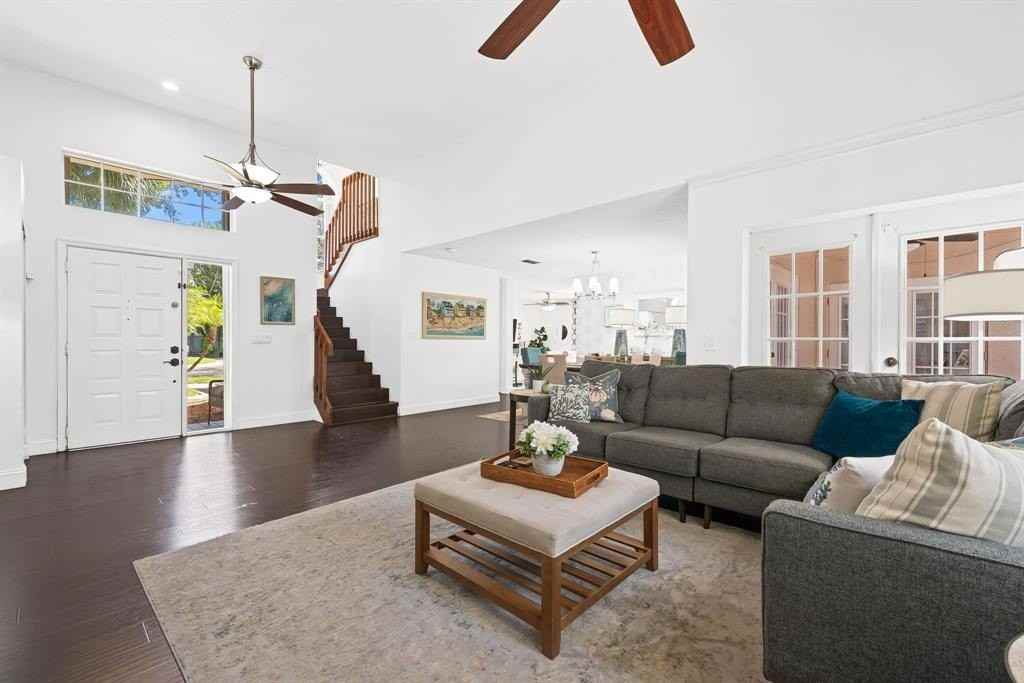 1021 Nw 108th Ave - Photo 2 of 27