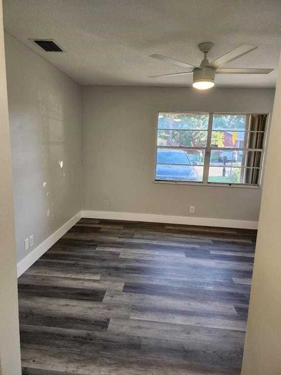 7407 Sw 13th St - Photo 7 of 11