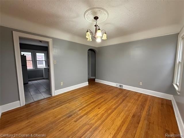 7261 Rutherford St - Photo 3 of 19