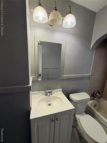 7261 Rutherford St - Photo 6 of 19