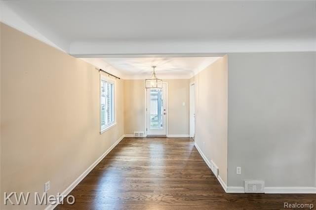 1316 Lyons Ave - Photo 5 of 25