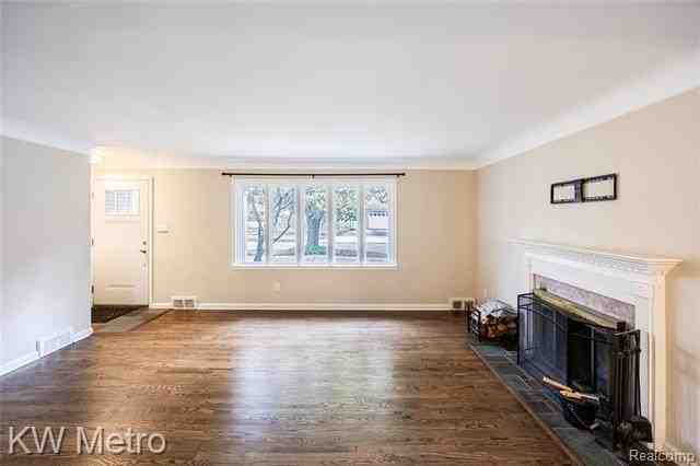 1316 Lyons Ave - Photo 6 of 25