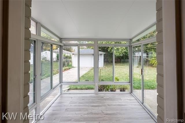 1316 Lyons Ave - Photo 7 of 25