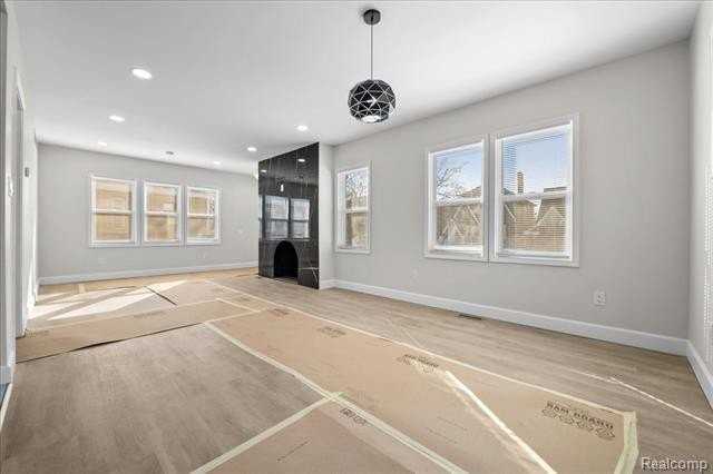 16200 Parkside St - Photo 6 of 32