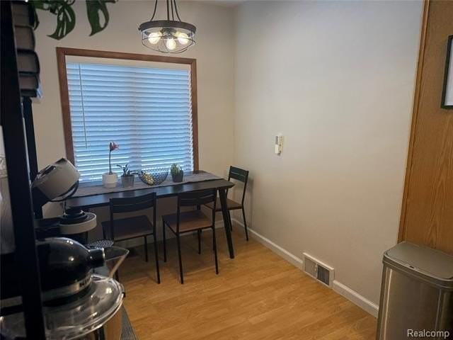 4430 Green Lake Rd - Photo 3 of 15