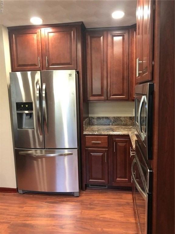 844 Hopwood Ln - Photo 5 of 16